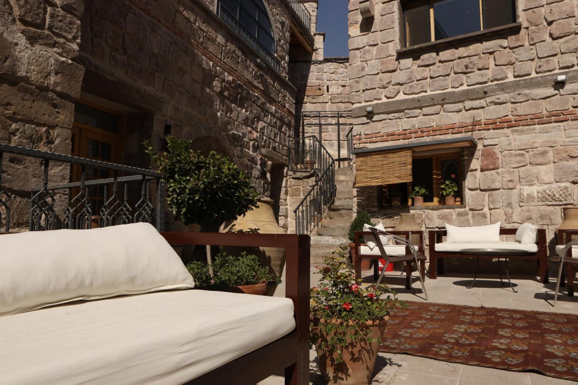 Pinhan Cave Suites Uchisar Exterior photo